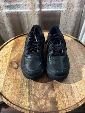 Kids Black Leather Sneakers - Classic Casual Lace-Up
